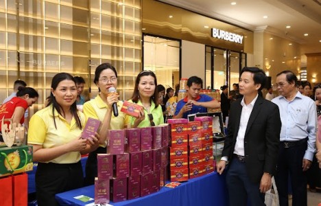 Dược Phẩm Hoàng Sơn tham gia 9th Monthly B2B lần thứ 16 tại TP. HCM: “Kết nối giao thương ngành dịch vụ” do báo Doanh Nhân Sài Gòn tổ chức 